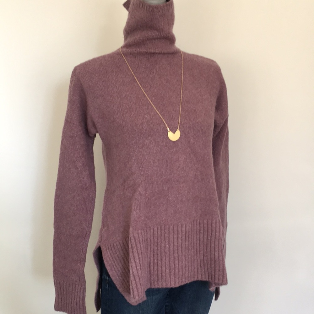 Lou & Grey Lavender Heather High Neck Sweater, size Medium 💜
